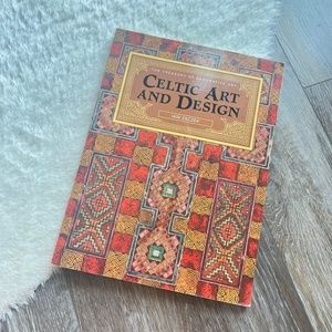 Celtic Art and Design - The Treasury of Decorative Art Paperback
